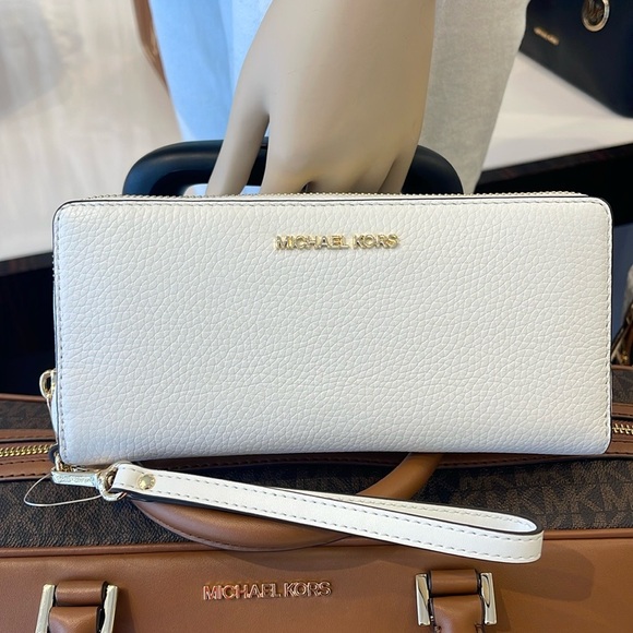 MICHAEL KORS
Leather Continental Wristlet Phone Case Wallet 
Optic White
NWT - Picture 10 of 16